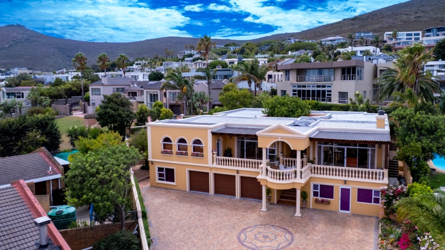 4 Bedroom Property for Sale in Plattekloof Western Cape
